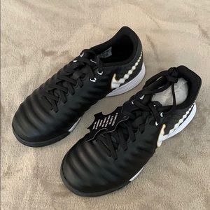 NWT🛍Nike Yth Tiempo Ligera IV IC Indr Socc.Shoes